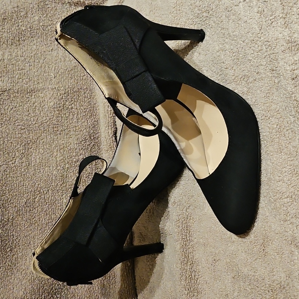 Nine West Black Suede Bow Ankle Heel- Size 6M